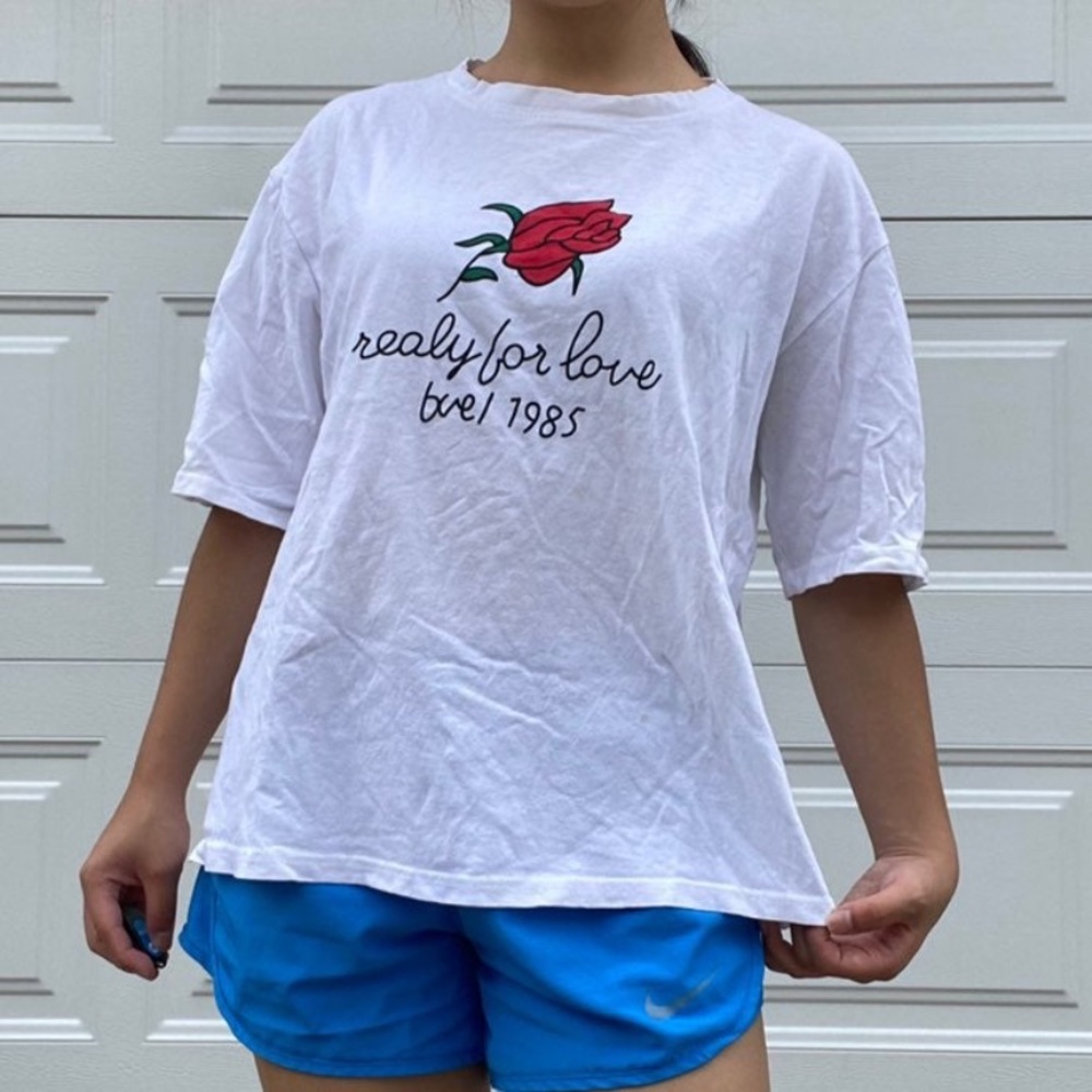 rose graphic tee